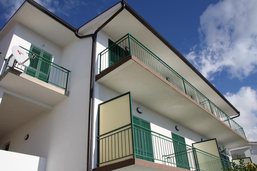 Apartments Juric Brela Exteriör bild